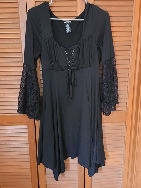 Hot Topic Dresses & Skirts - Hot Topic Black Lace Bell-Sleeve Asymmetrical Dress